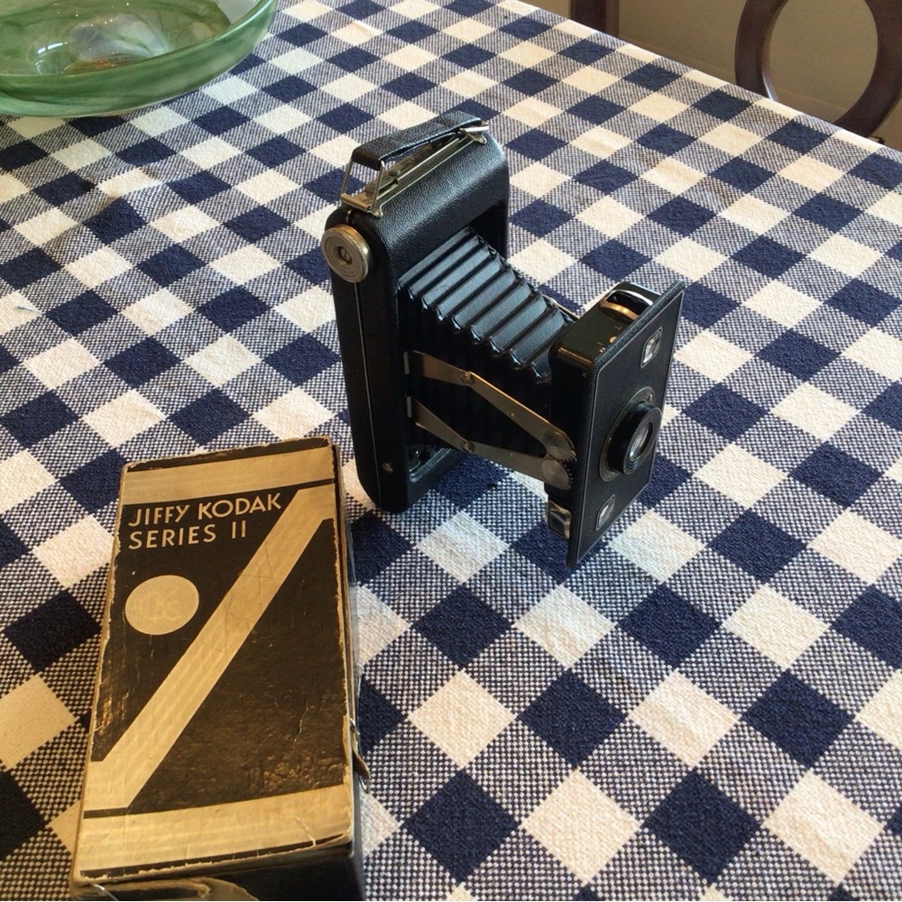 Jiffy Kodak Series ll Vintage Camera